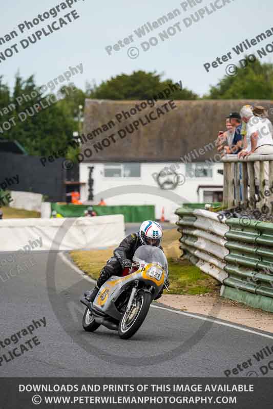 Vintage motorcycle club;eventdigitalimages;mallory park;mallory park trackday photographs;no limits trackdays;peter wileman photography;trackday digital images;trackday photos;vmcc festival 1000 bikes photographs